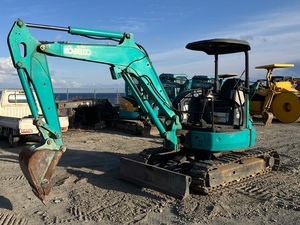 送料無料☆1:30 Scale KOBELCO SK35SR-6E 超小型回転型掘削機 乗用車