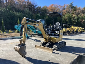 1:50 Hydraulic CR CAT 送料無料★Caterpillar 301.7 Mini Excavatorキャタピラー小型油圧ショベル、工具付き