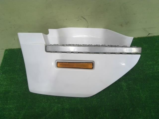 日産UD コンドル 左サイドステップ （620177-1380-0）｜シマ商会