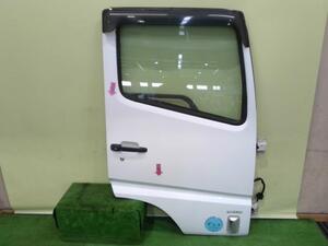 【交渉質問歓迎】【美品大特価引取り希望】B310サニー(４ドア)用マフ s*l様