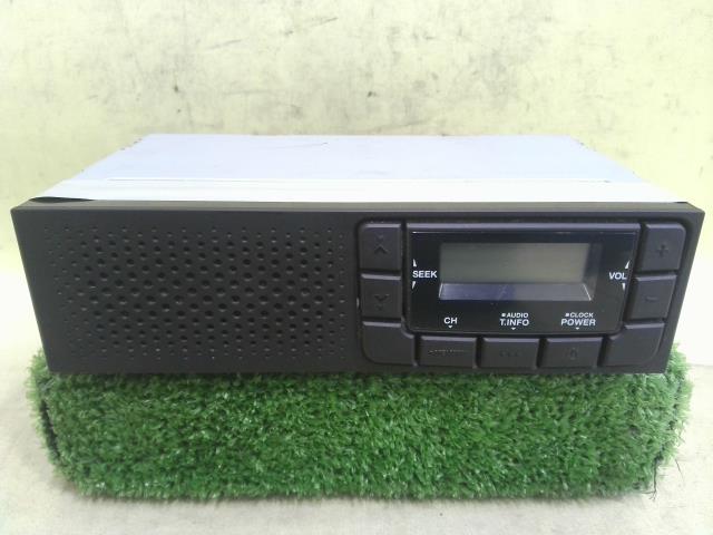 いすゞ エルフ ラジオ　7本　RI-9292B いすゞ エルフ ラジオ 7本 RI-9292B 新車外し いすゞ純正 24V AMFM