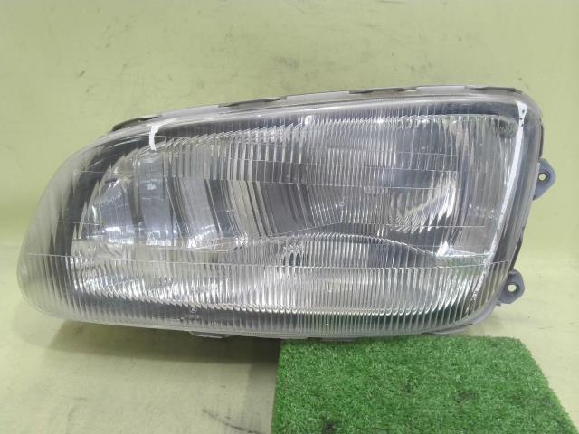 本物 希少中古パーツ] 参考定価60940 左ヘッドライト オーリス