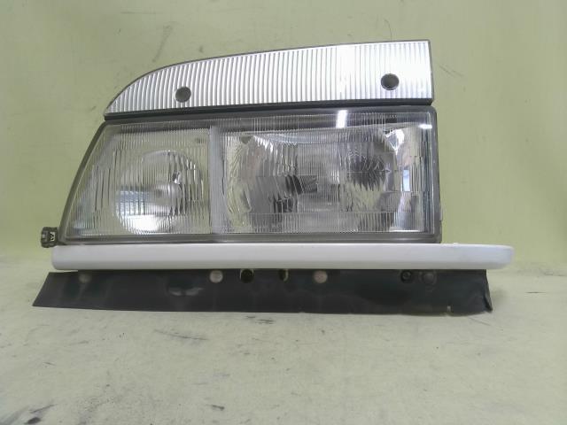 いすゞエルフ ヘッドライト 左側 いすゞ エルフ タイタン ヘッドライト