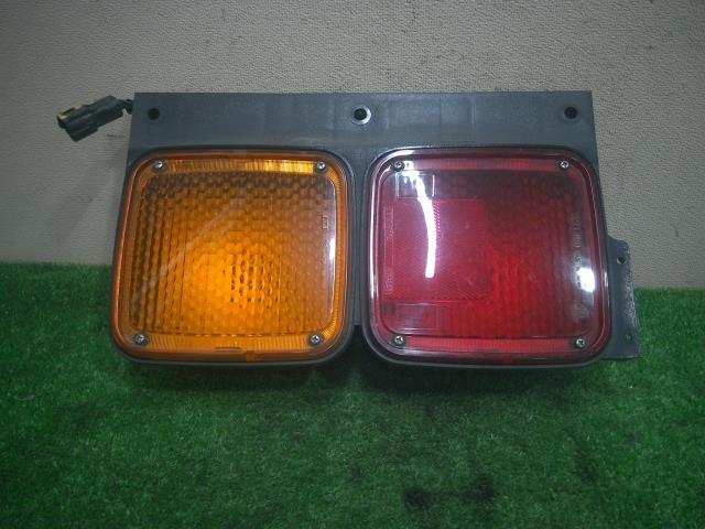 日産UD UD日産大型車 右テールランプ （720080-1550-0）｜シマ商会 