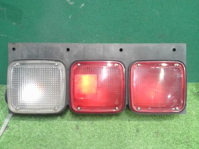 いすゞの大型用テールランプ