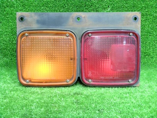 トラックテールランプ いすゞ フォワード 右テールランプ （600460-1550-0）｜シマ商会