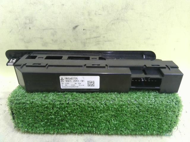 三菱ふそう キャンター パワーウインドウスイッチ　mk421110 中古 三菱ふそう キャンター パワーウインドウスイッチ mk421110 中古
