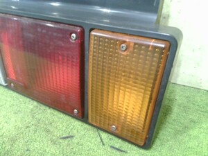 いすゞ エルフ 右テールランプ （T000006937-1550-0）｜シマ商会