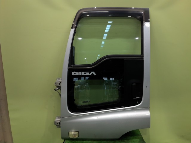 いすゞ いすゞ大型車 左FドアASSY （700204-1320-0）｜シマ商会