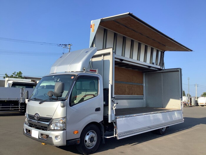 TOYOTAダイナ 荷台アルミコンテナ - 車のパーツ