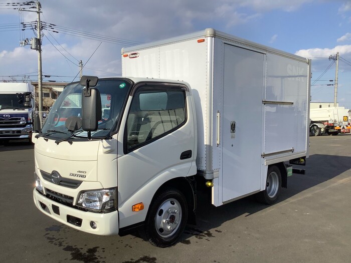 ys6968720; 宗sou 伊賀焼 妙見山 澤田博之造 灰釉亀香合（共箱