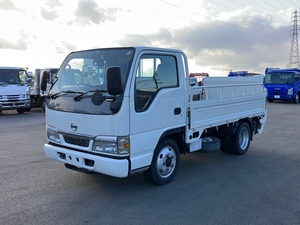 ニッサン681型　6トン平ボディー　日産トラック