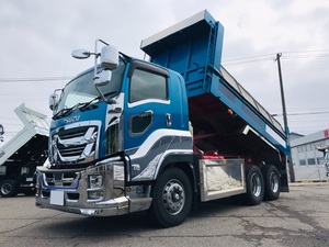 いすゞギガ　h26年フロントバンパー純正　ダンプ、コンクリート車など値下げ いすゞギガ　h26年フロントバンパー純正　ダンプ、コンクリート車など値下げ