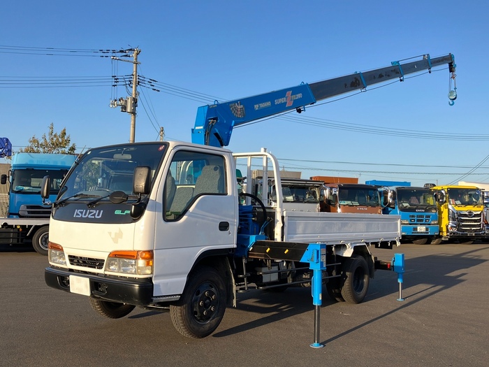 岩手町産の薪 ナラ100% クレーン車で配送