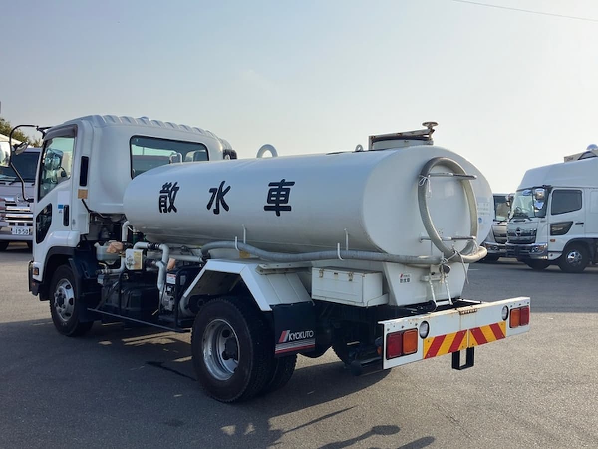 散水車