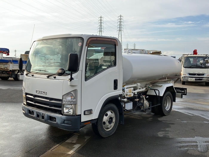 散水車